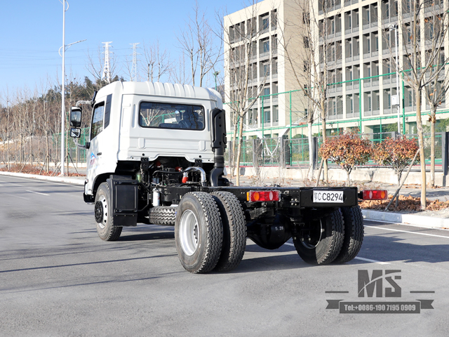 Dongfeng 4*2 Chassis_190HP ຫນຶ່ງແລະເຄິ່ງຫນຶ່ງເປັນ Row Flathead Chassis ປ່ຽນຜູ້ຜະລິດ_ສົ່ງອອກ Chassis ພິເສດ