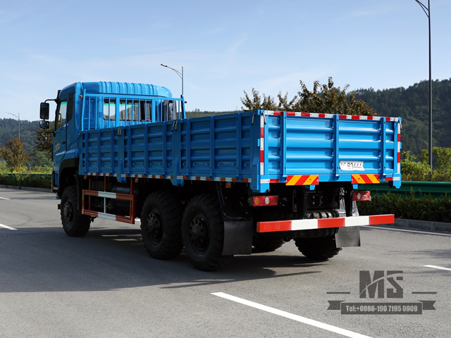 ຫົກລໍ້ຂັບລົດ Dongfeng Off Road Truck 6×6 Dongfeng Flat Head 1 ແລະ Half Row Cargo Truck Vehicle AWD 6*6 Export Special Vehicle