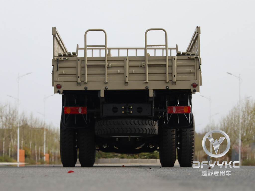 ລົດບັນທຸກ Top-Travice 4x2 | Cummins B190 33 (140kW) | ແກນຫລັງ 10T | ຖັງນໍ້າມັນເຊື້ອໄຟ 300L