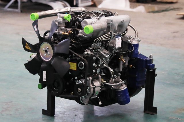 Yunnei 116HP Engine Euro 2 ລົດບັນທຸກແສງສະຫວ່າງລົດບັນທຸກຂະຫນາດນ້ອຍເຄື່ອງຈັກພິເສດ