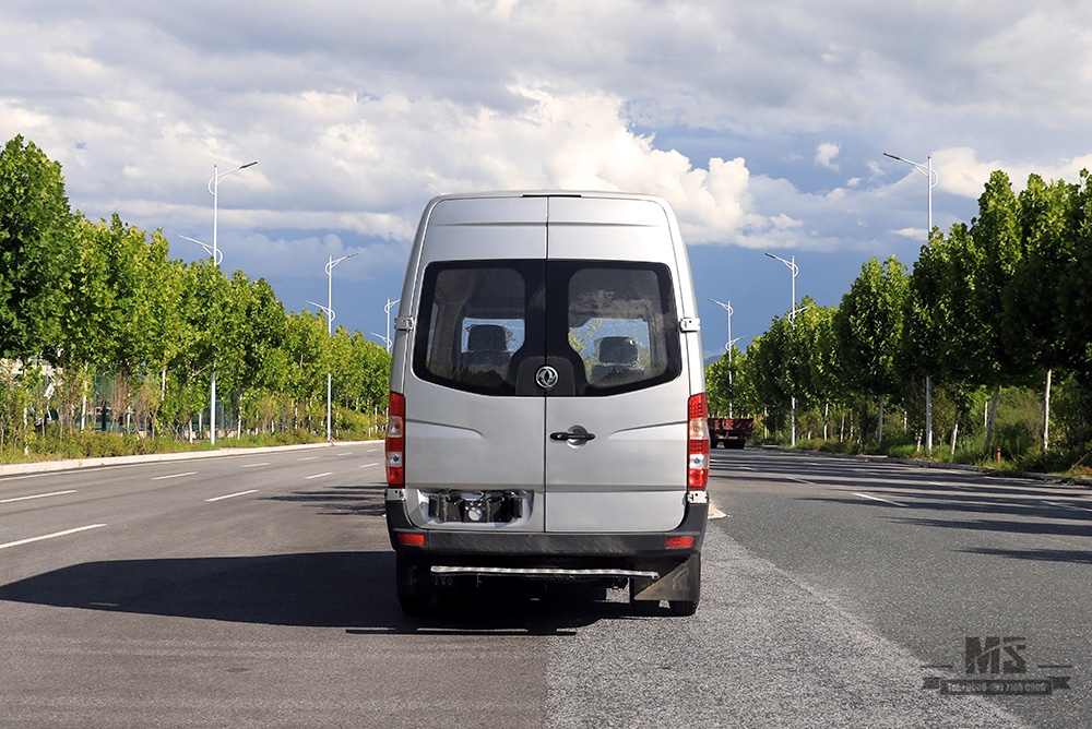 Dongfeng 4*4 Van_ ຄູ່ມືຂັບລົດສີ່ລໍ້ 109hp ຫ້າຄວາມໄວລົດຕູ້ຂະຫນາດນ້ອຍສໍາລັບການຂາຍ_ ຍານພາຫະນະພິເສດສົ່ງອອກ 