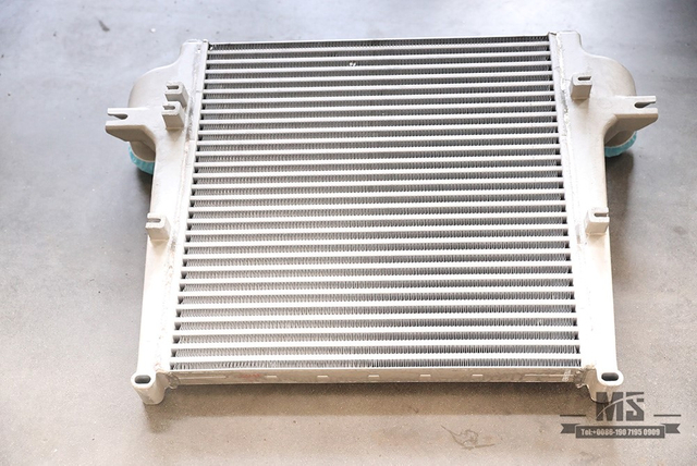 Dongfeng 6*4 Truck Engine Cooling_Export ເຄື່ອງຈັກລະບາຍຄວາມຮ້ອນລົດບັນທຸກຈຸດປະສົງພິເສດ