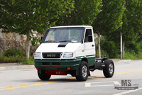 113hp Four Wheel Drive Iveco Chassis Small 4*4 Off Road Iveco Short Head Multifunctional Chassis 4WD Export Special Vehicle Chassis ການປ່ຽນໃຈເຫລື້ອມໃສ